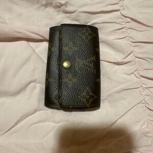 Louis Vuitton Black and Brown Monogram Key Pouch-6 ring